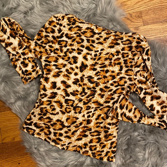 Olivia Rae NWT Leopard Print Crop Top 🤎🤍🧡 - Picture 3 of 3